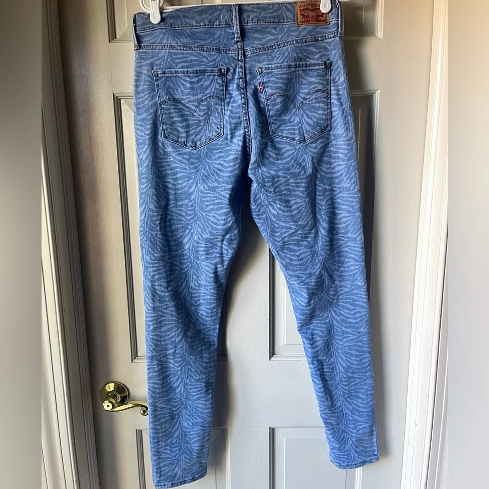 Levi’s High Rise Super Skinny Animal Print Jeans 32” Waist - Picture 4 of 4